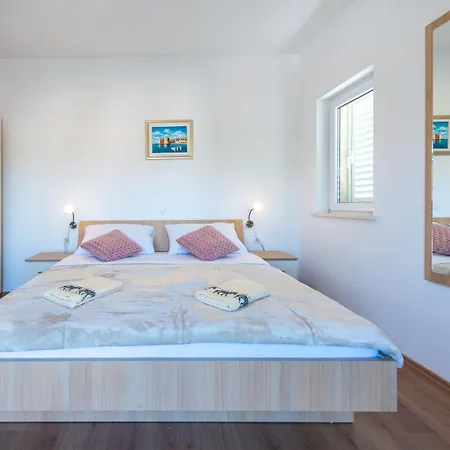 Rilovic A4 * Cavtat